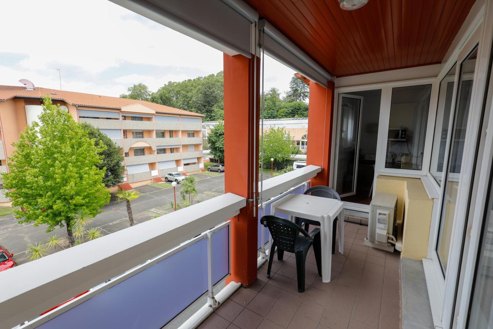Les Demeures De Borda Aparthotel Dax Bagian luar foto